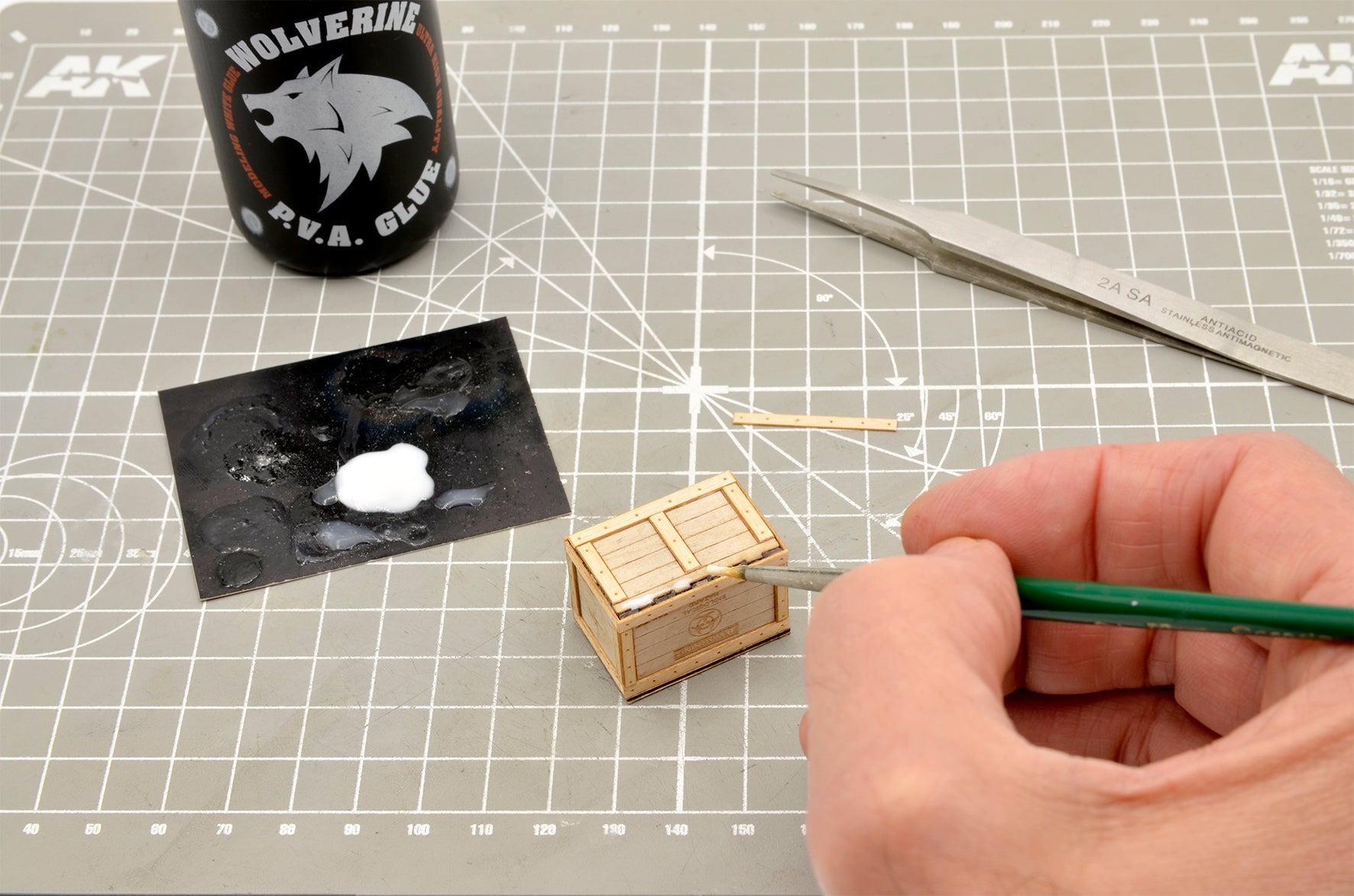 AK Interactive 1/35 Wooden Box 004 Biohazard, 3 Units | 8435568328952