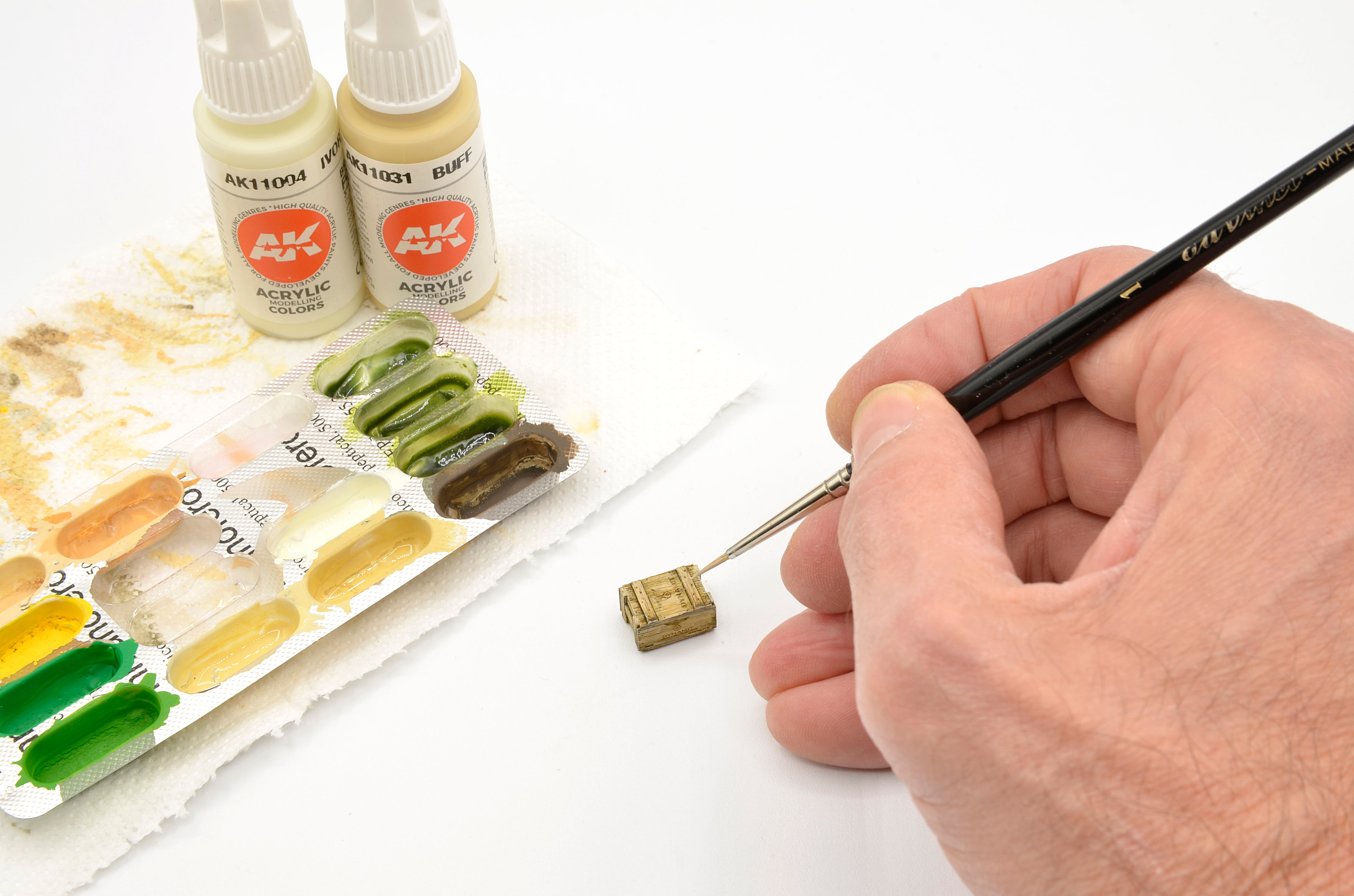 AK Interactive 1/35 Wooden Box 002 Dynamit, 8 Units | 8435568328945