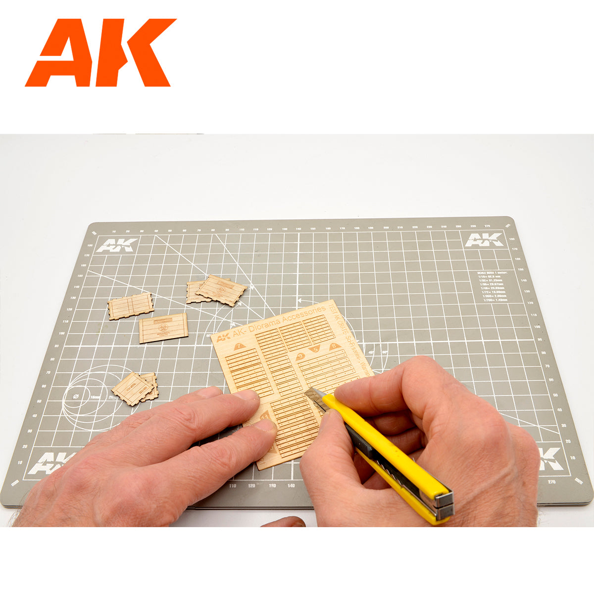 AK Interactive 1/35 Wooden Box 004 Biohazard, 3 Units | 8435568328952