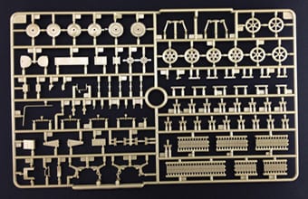 Bronco Models 1/35 Loyd Carrier No.2 Mk. II Anti Tank Gun Tractor | 4544032714550