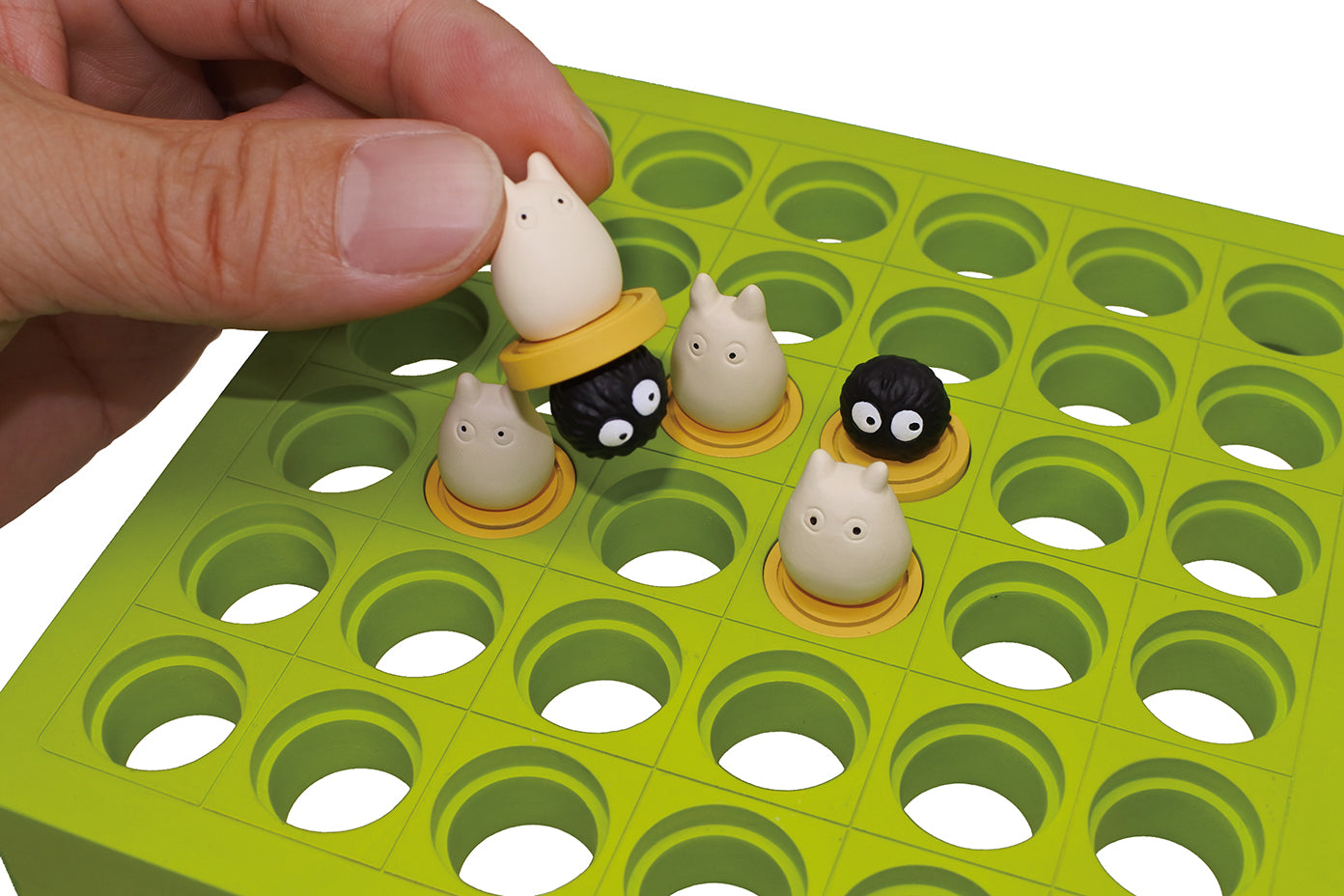 Ensky Board Game My Neighbor Totoro: Totoro and Kurosuke Reversi (Othello) Game 'My Neighbor Totoro' | 4970381402594