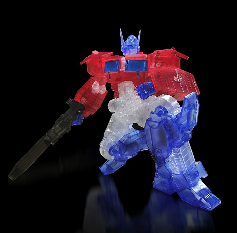 Flame Toys Furai Model Optimus Prime IDW (Clear Ver) 'Transformers' | 4897054513695