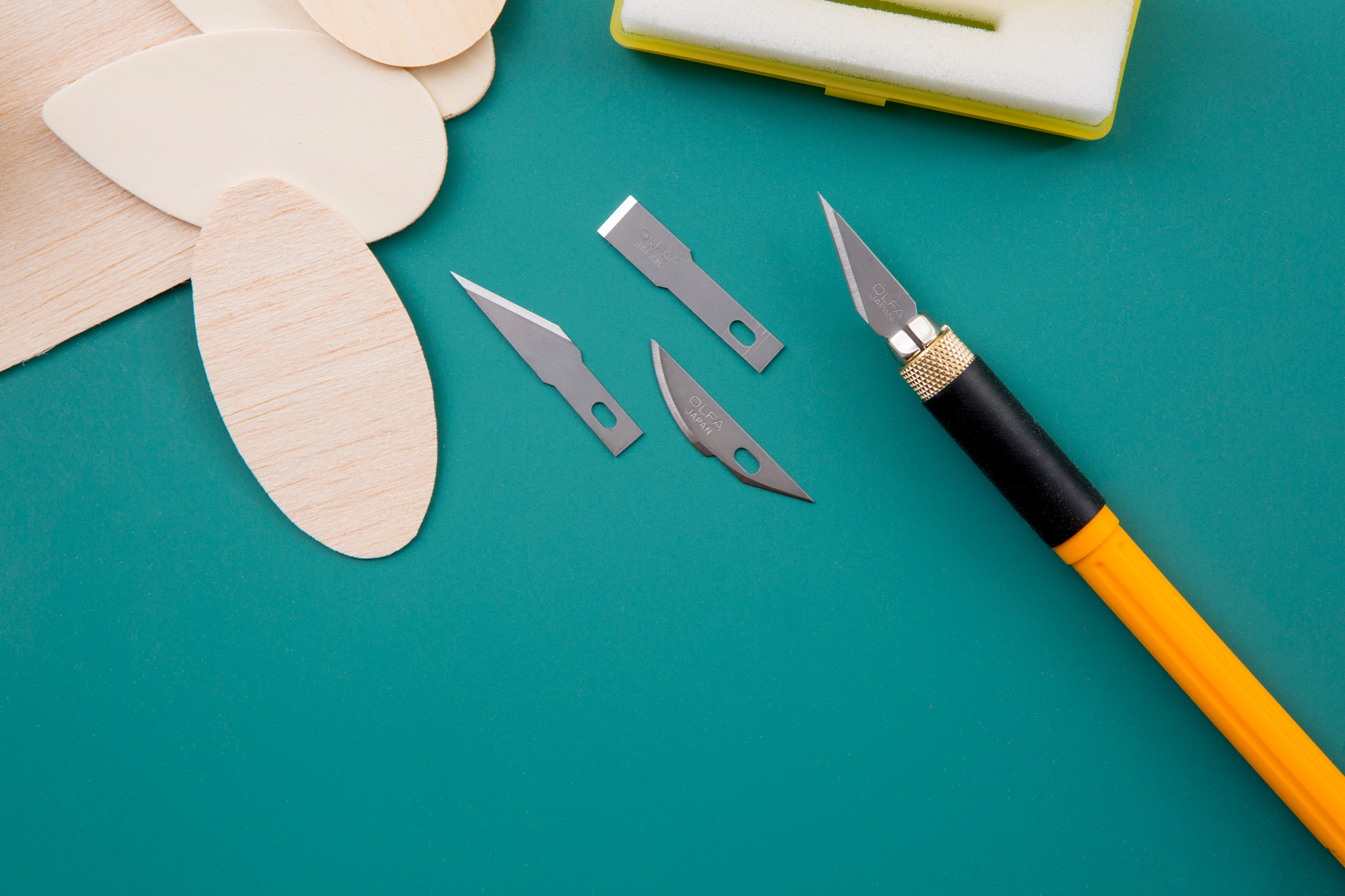 OLFA Cushion Grip Graphic Art Knife (AK-4) | 091511600322