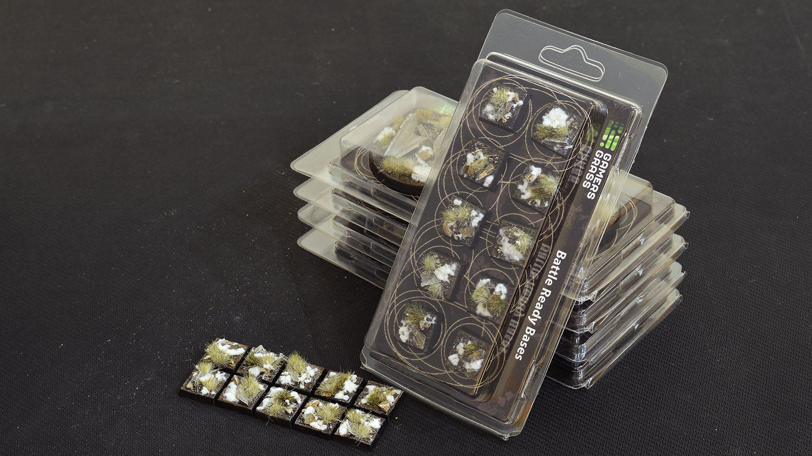 Gamers Grass Battle Ready Bases - Winter - Square 20mm (x10) | 738956788382