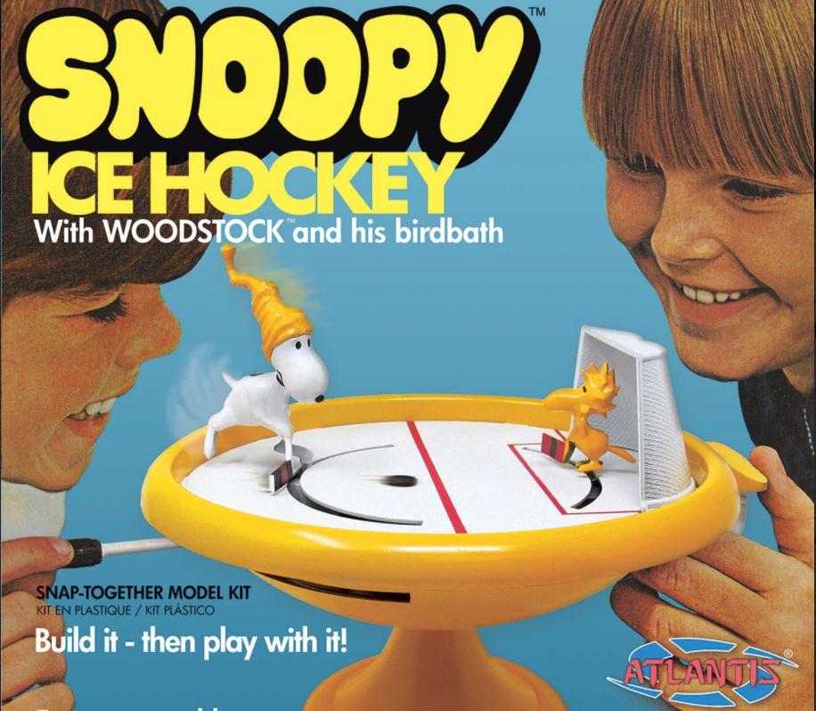 Atlantis Peanuts Snoopy Ice Hockey Game w/ Woodstock & Bird Bath | 850002740349