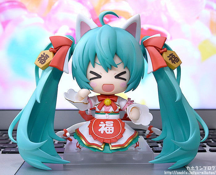 Character Vocal Series 01: Hatsune Miku Maneki Miku Ver. Nendoroid Doll | 4580590127401