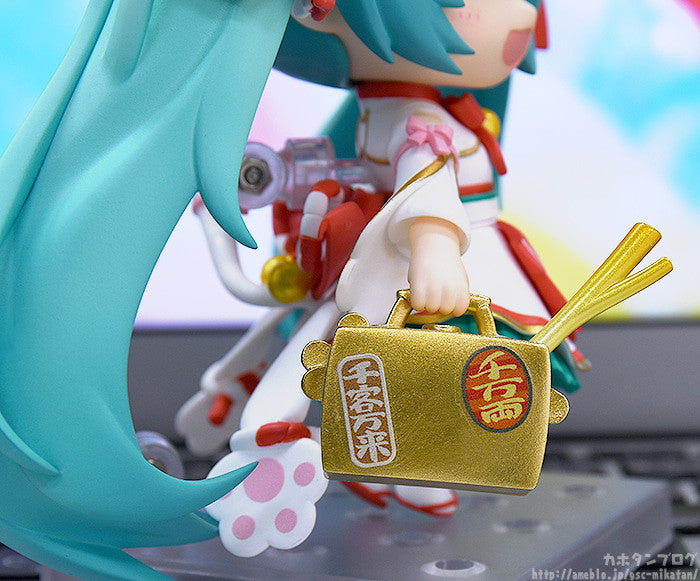Character Vocal Series 01: Hatsune Miku Maneki Miku Ver. Nendoroid Doll | 4580590127401