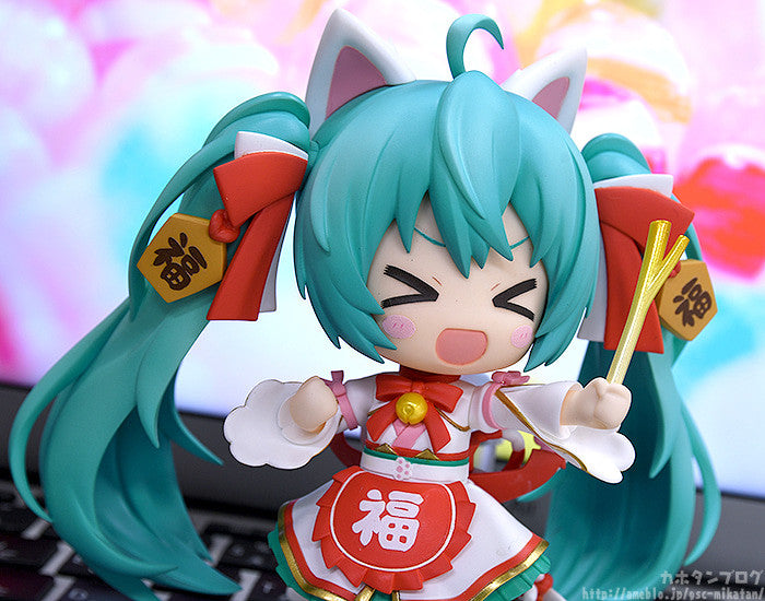 Character Vocal Series 01: Hatsune Miku Maneki Miku Ver. Nendoroid Doll | 4580590127401
