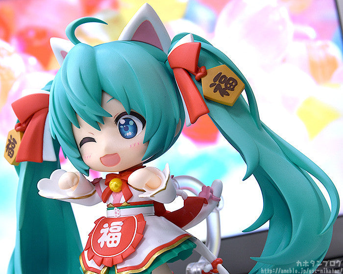 Character Vocal Series 01: Hatsune Miku Maneki Miku Ver. Nendoroid Doll | 4580590127401