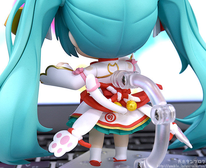 Character Vocal Series 01: Hatsune Miku Maneki Miku Ver. Nendoroid Doll | 4580590127401