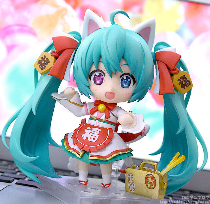 Character Vocal Series 01: Hatsune Miku Maneki Miku Ver. Nendoroid Doll | 4580590127401