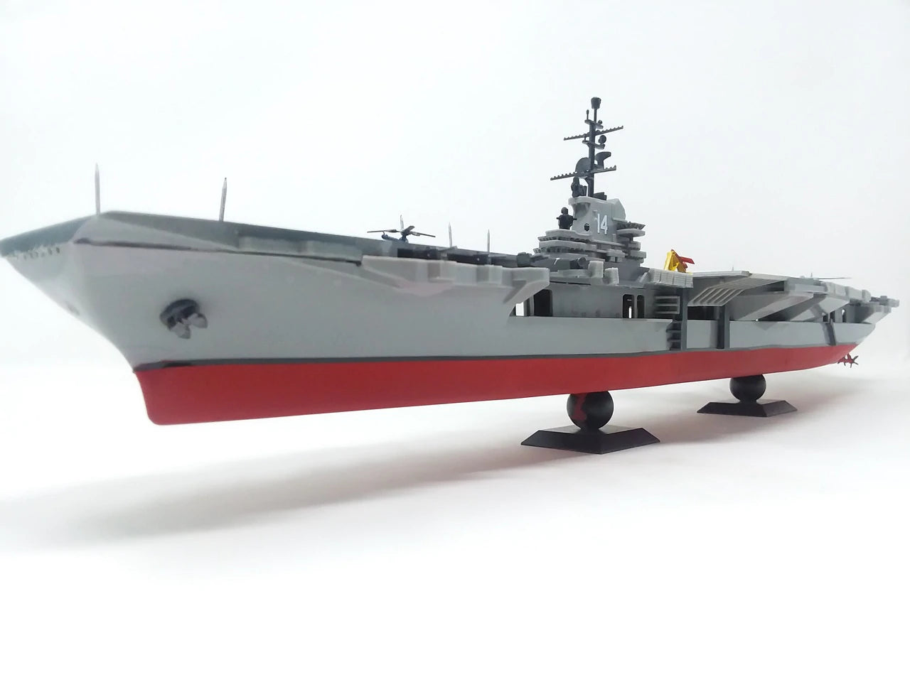 Atlantis 1/500 USS Ticonderoga Aircraft Carrier | 850002740134