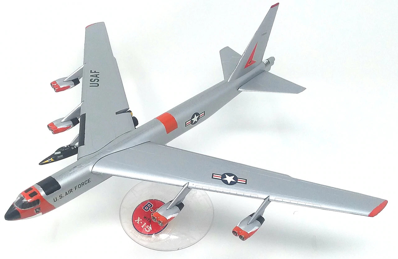Atlantis 1/175 B-52 with X-15 | 850002740141