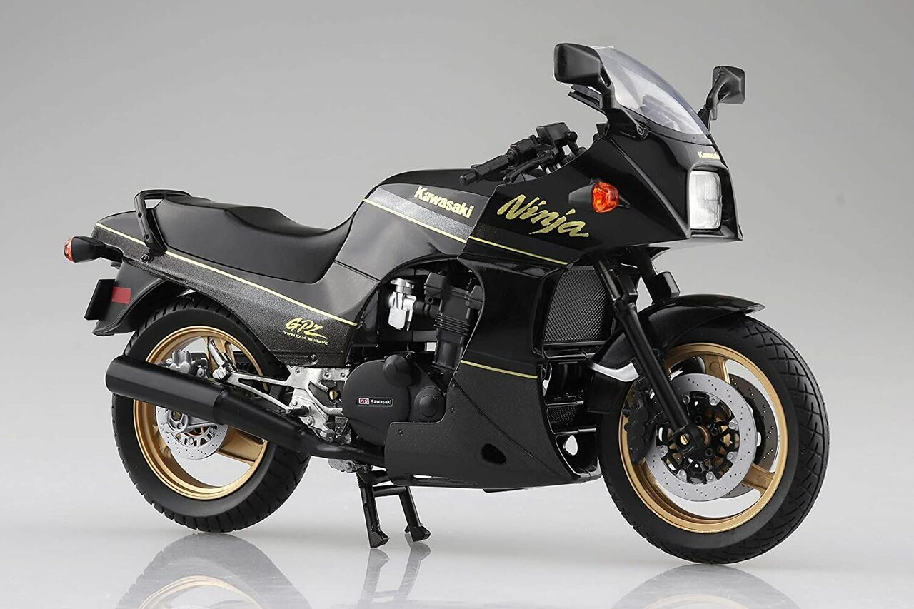 Aoshima 1/12 Kawasaki GPZ900R Black Gold | 4905083109229