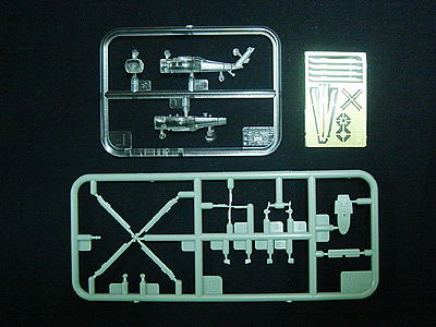 Bronco Models 1/350 USMC MH-60S Knighthawk Aircraft Model Kit | 4544032698560