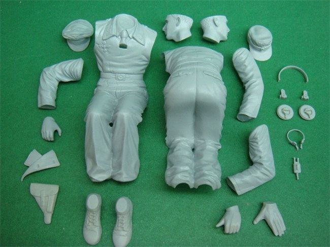 Classy Hobby 1/16 W.W.II German Wehrmacht Panzer Crew (Commander) | 4544032749132