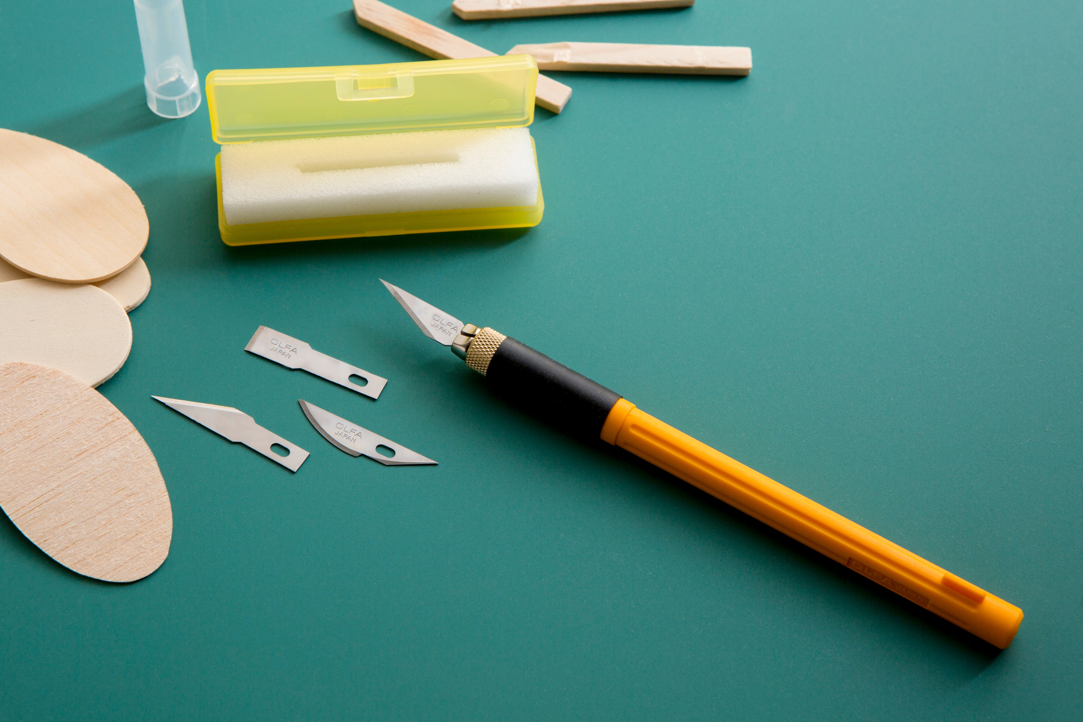 OLFA Cushion Grip Graphic Art Knife (AK-4) | 091511600322