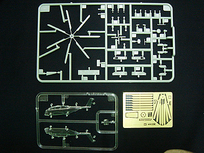 Bronco Models 1/350 USMC MH53E Sea Dragon Aircraft Model Kit | 4544032698553