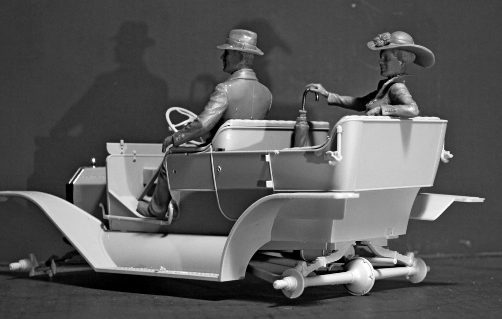 ICM 1/24 American Motorists (1910s) (1 male, 1 female figures) (100% new molds) | 4823044405619