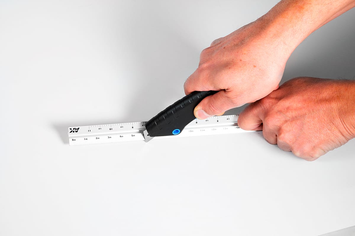 AK Interactive Metallic Multi-Scale Triangular Ruler | 8435568305755