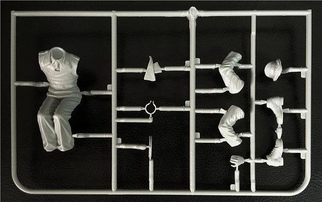 Classy Hobby 1/16 W.W.II German Wehrmacht Panzer Crew (Commander) | 4544032749132