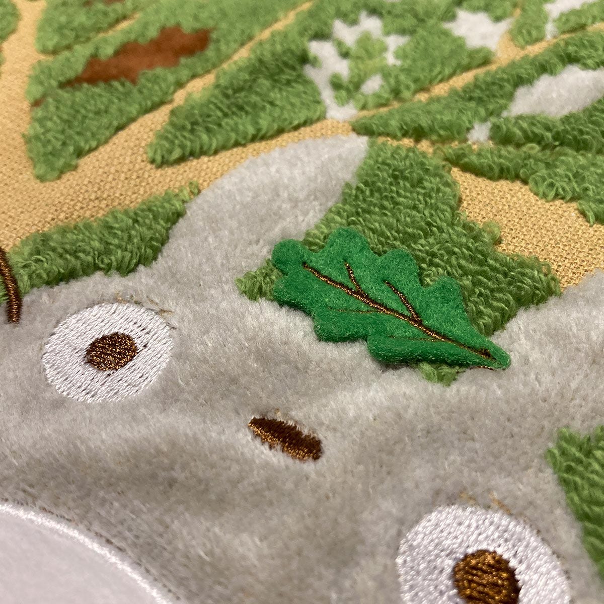 Marushin Totoro and Acorn Tree Mini Towel 'My Neighbor Totoro' | 4992272558883