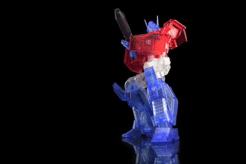 Flame Toys Furai Model Optimus Prime IDW (Clear Ver) 'Transformers' | 4897054513695