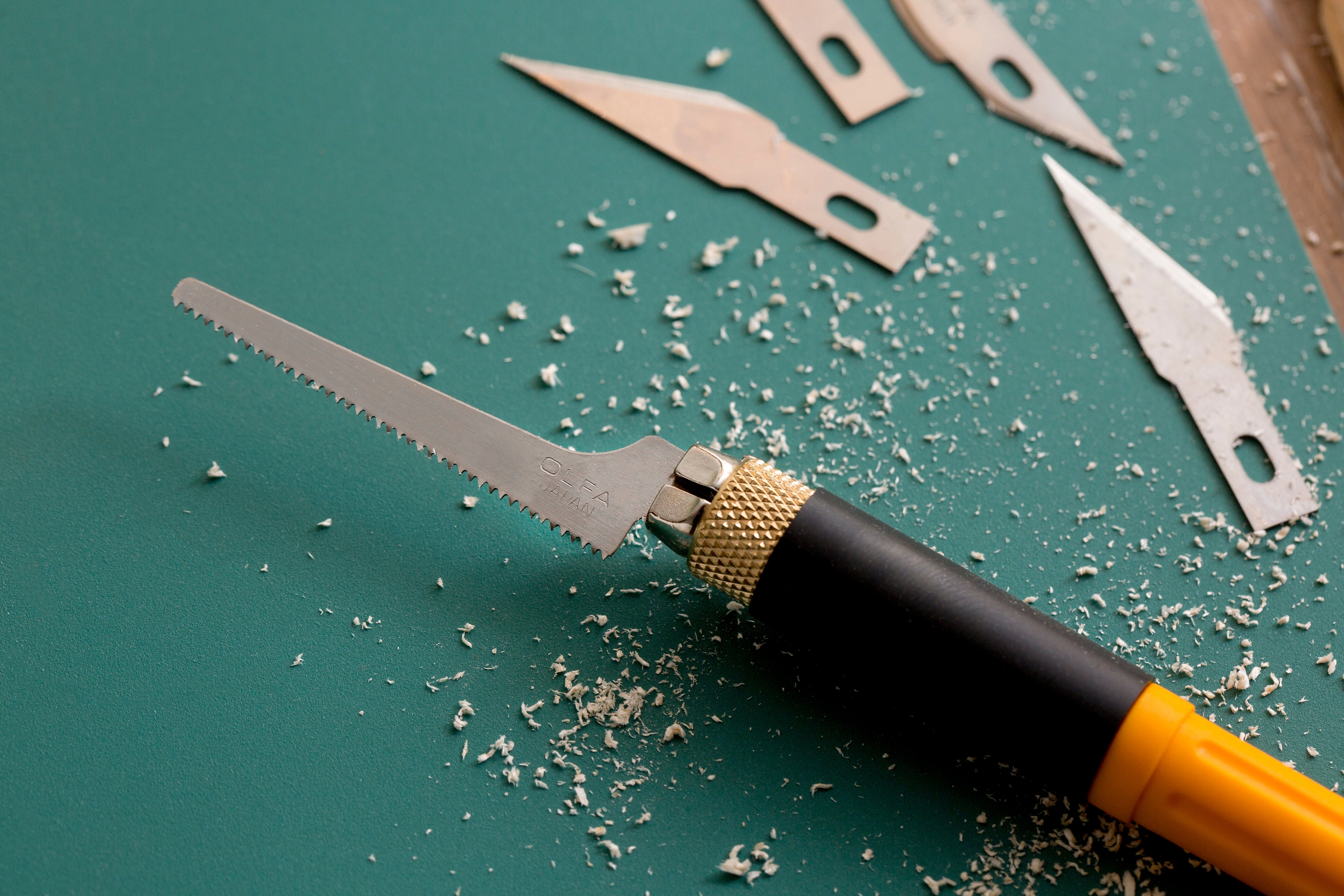 OLFA Cushion Grip Graphic Art Knife (AK-4) | 091511600322