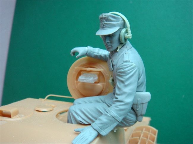 Classy Hobby 1/16 W.W.II German Wehrmacht Panzer Crew (Commander) | 4544032749132