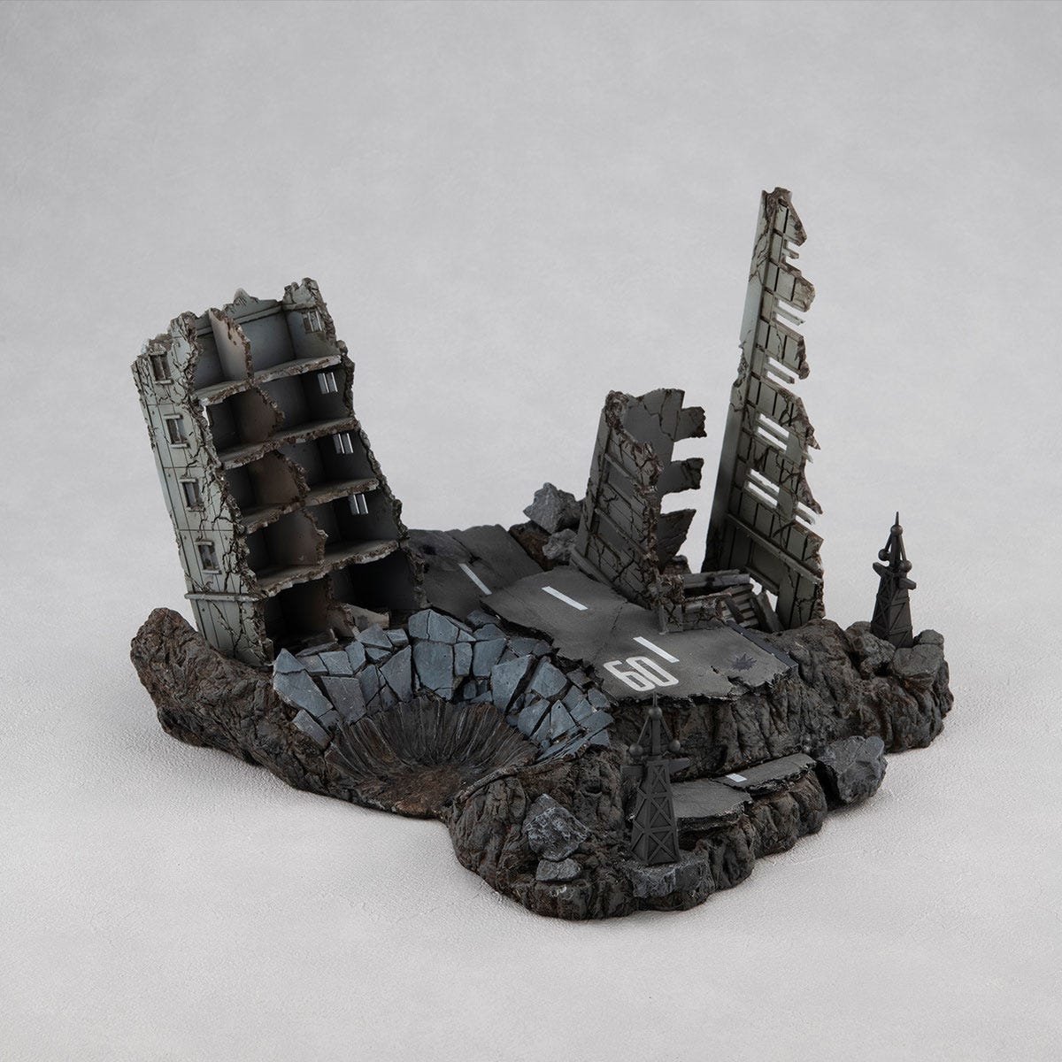 Megahouse Realistic Model Series G Structure Ruins at New yark (For 1/144 HG Models) "Gundam" | 4535123832321