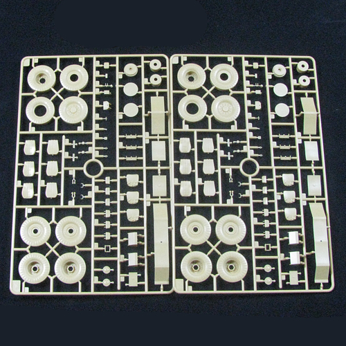 Bronco Models 1/35 Buffalo 6x6 MPCV (2004-2006 Prod.) Armoured Car | 4544032689179