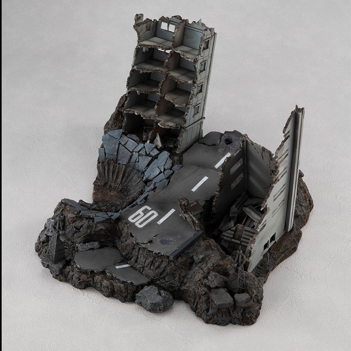 Megahouse Realistic Model Series G Structure Ruins at New yark (For 1/144 HG Models) "Gundam" | 4535123832321