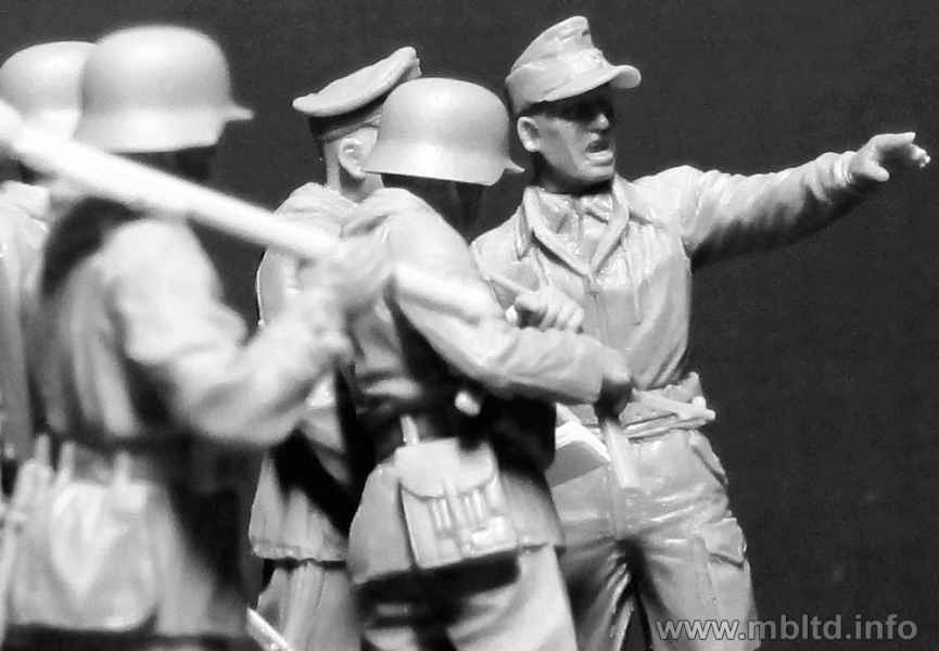 MASTER BOX 1/35 Let's stop them here German Military Men, 1945 | 4820113080937