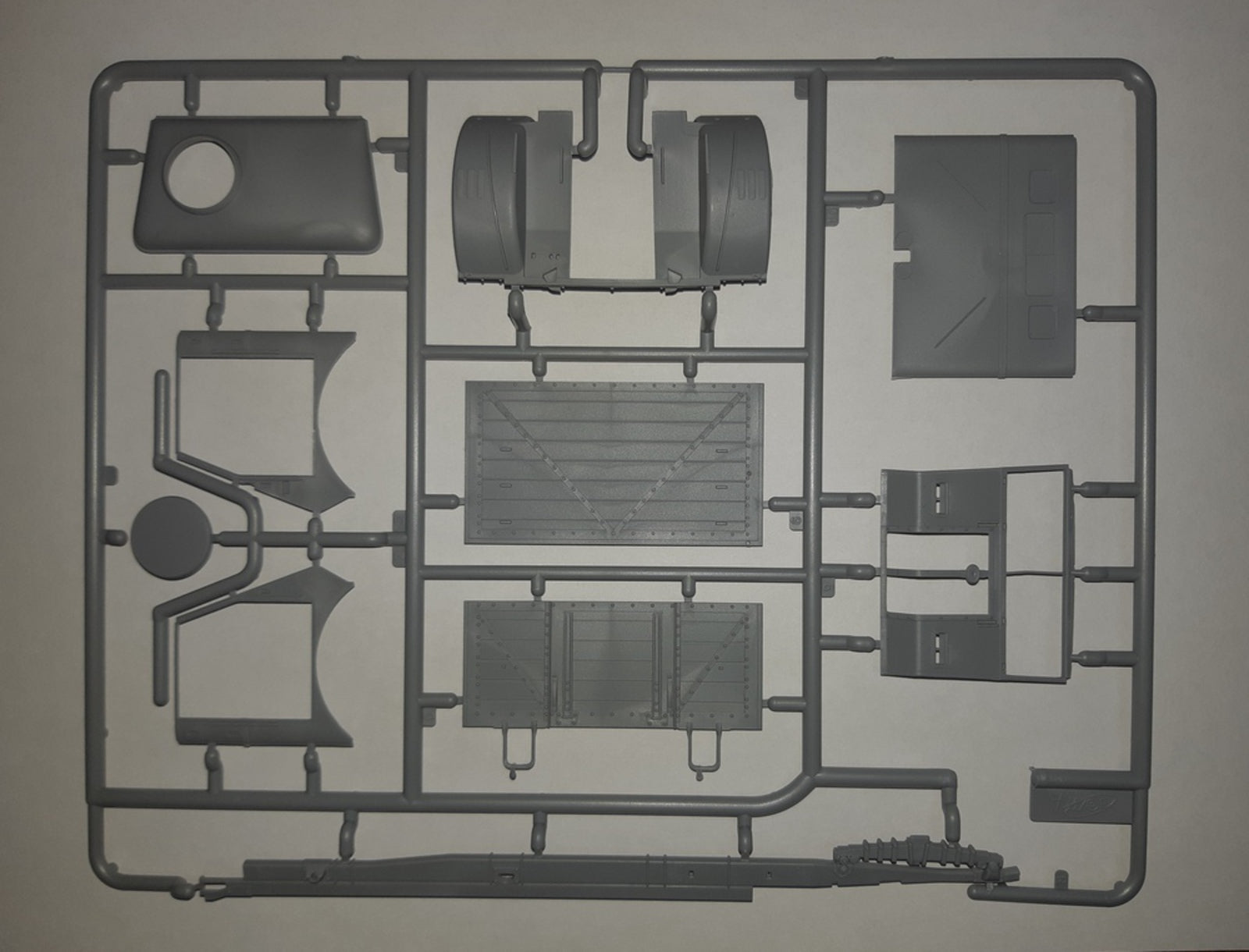ICM 1/35 Model W.O.T. 6, WWII British Truck (100% new molds) | 4823044405114
