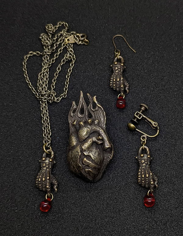 16 directions Dragon's Dogma 2 Dragon Hand Pendant | 4571675895056