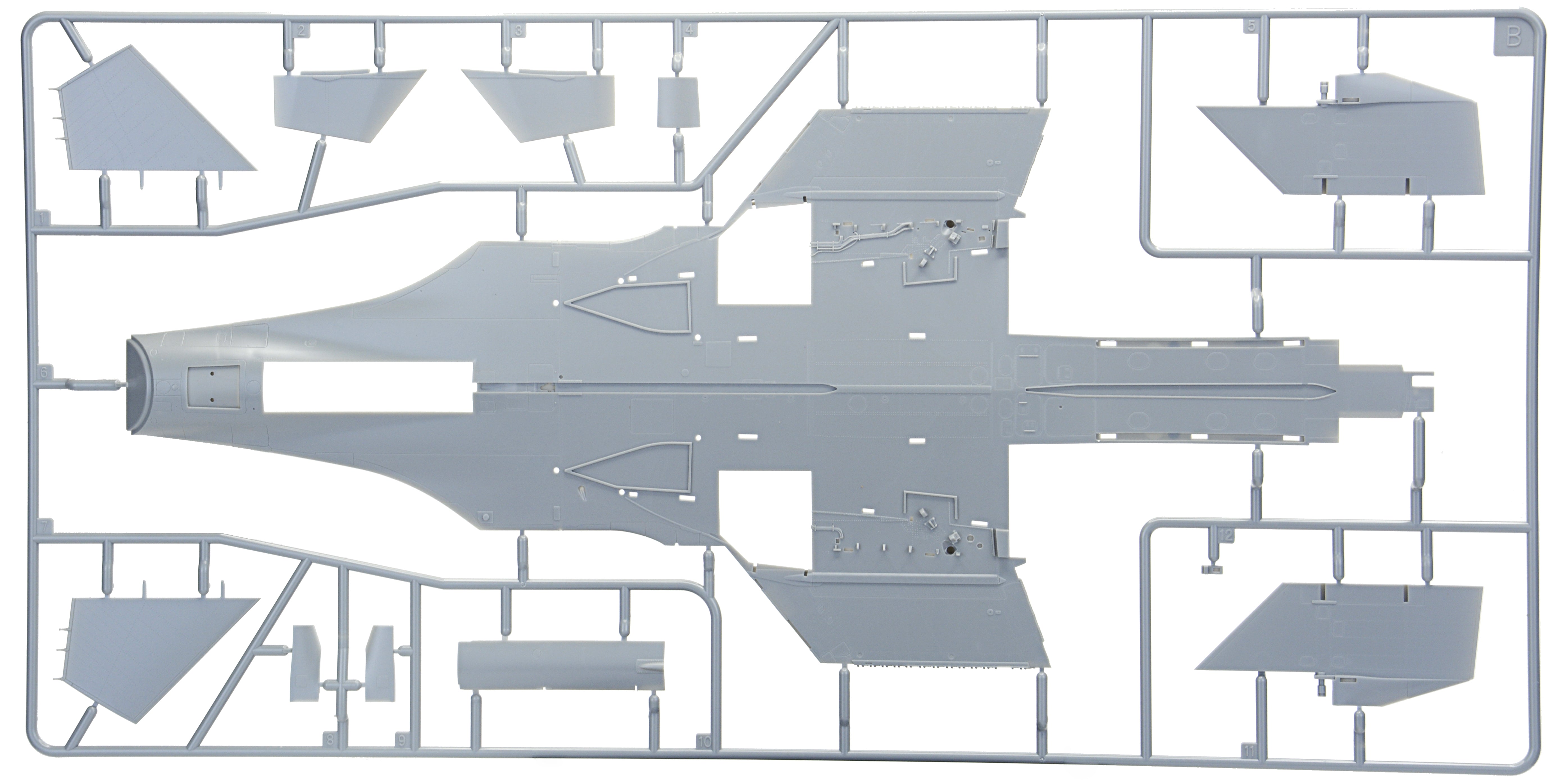 Minibase 1/48 Su-27K Sea Flanker W/Kh-41 Moskit Aircraft