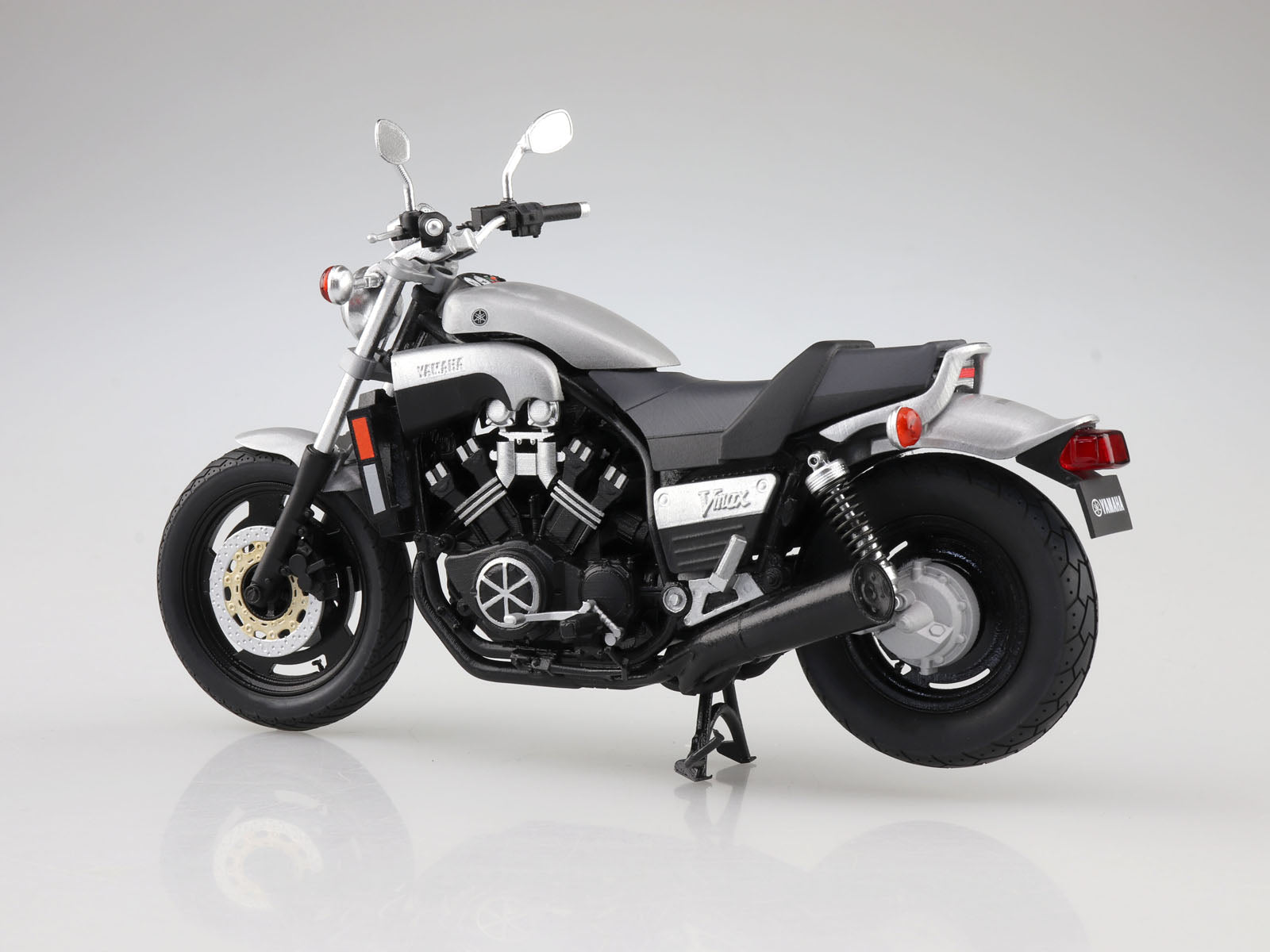 Aoshima 1/12 Yamaha Vmax New Silver Dust