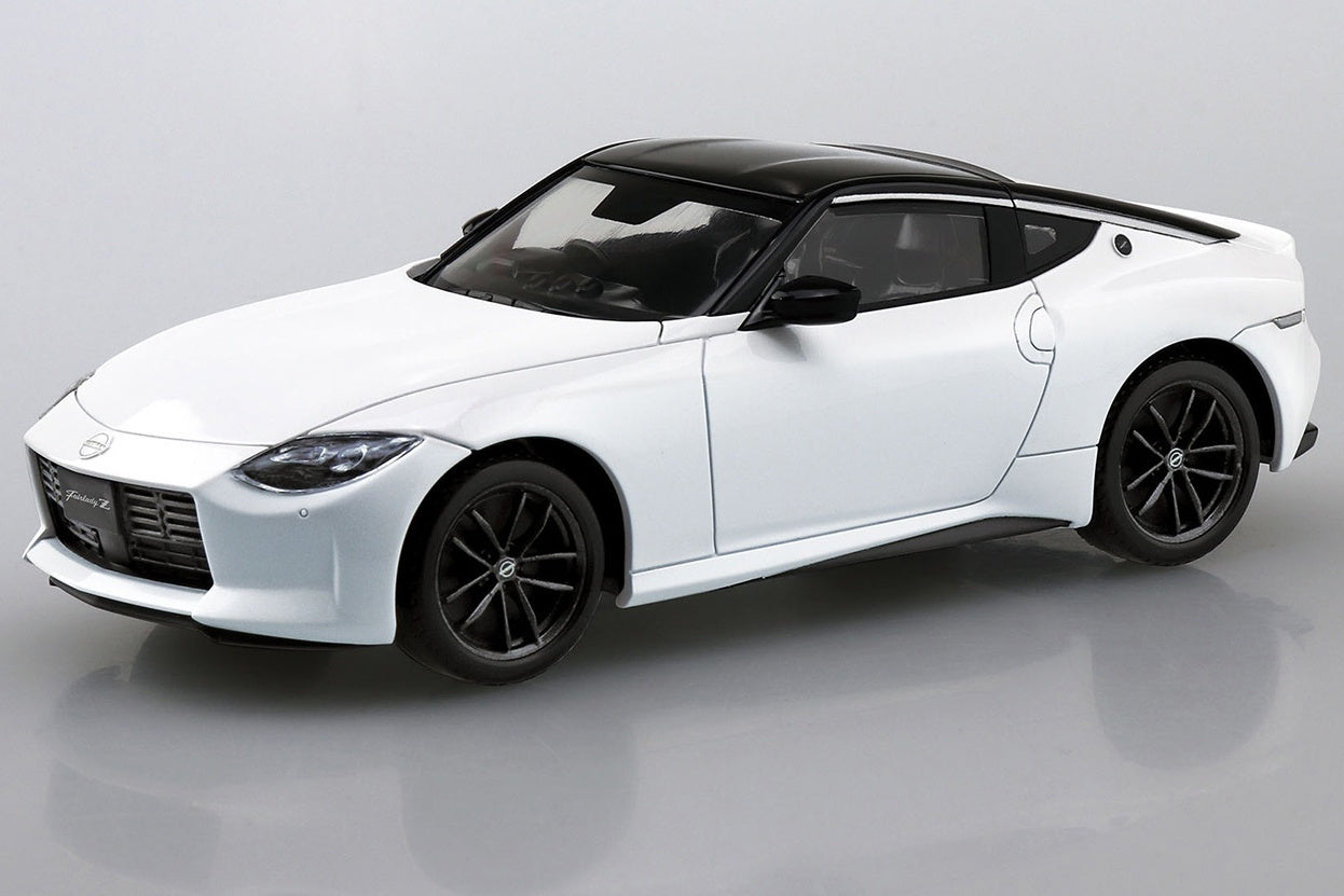 Aoshima 1/32 SNAP KIT #17-E Nissan RZ34 Fairlady Z (Prism White) | 4905083062647
