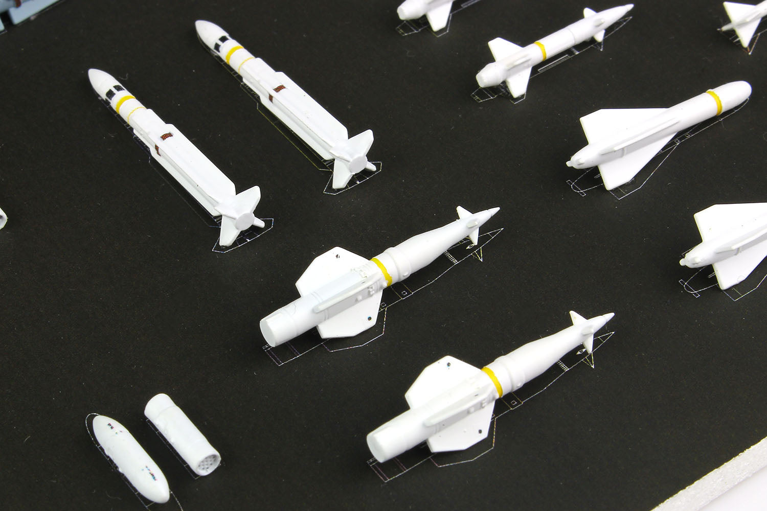 Platz 1/144 Weapon Set 1 General-Purpose Bomb & Missile '50