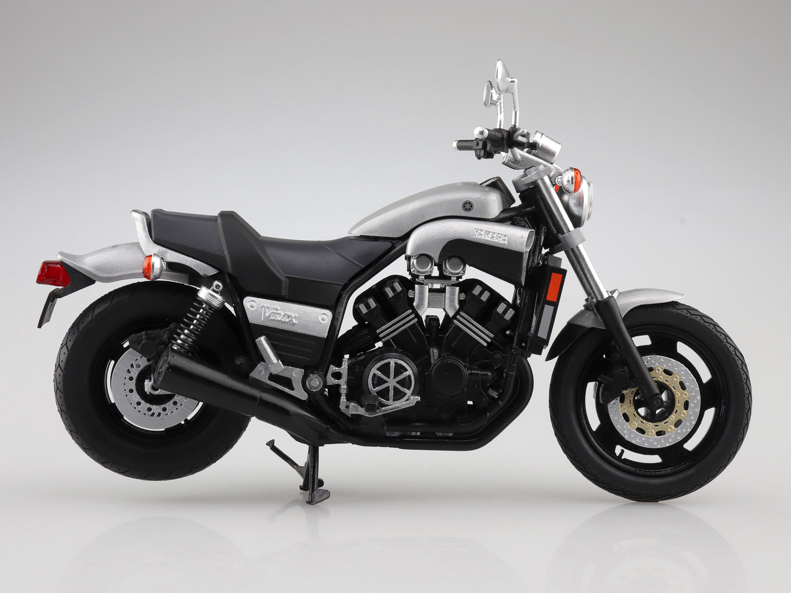 Aoshima 1/12 Yamaha Vmax New Silver Dust