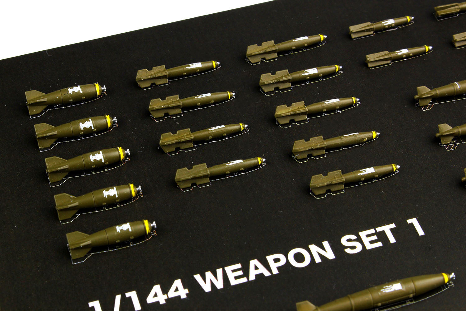 Platz 1/144 Weapon Set 1 General-Purpose Bomb & Missile '50