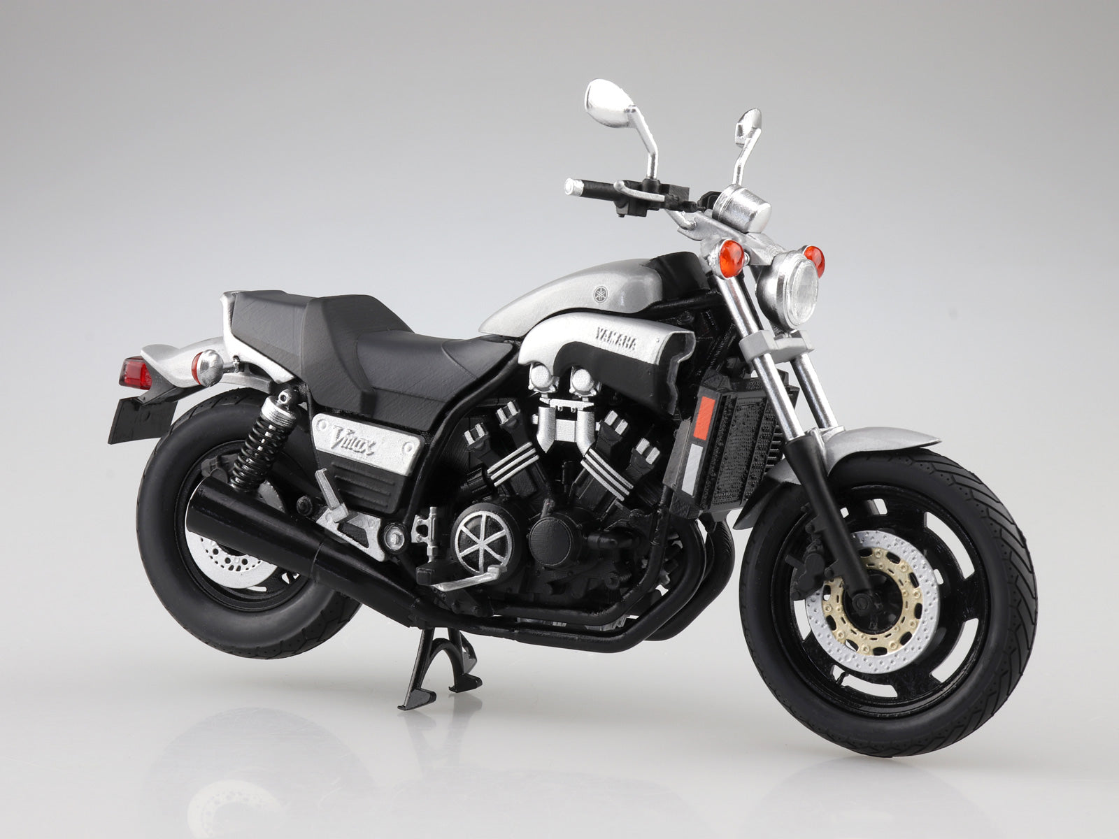 Aoshima 1/12 Yamaha Vmax New Silver Dust