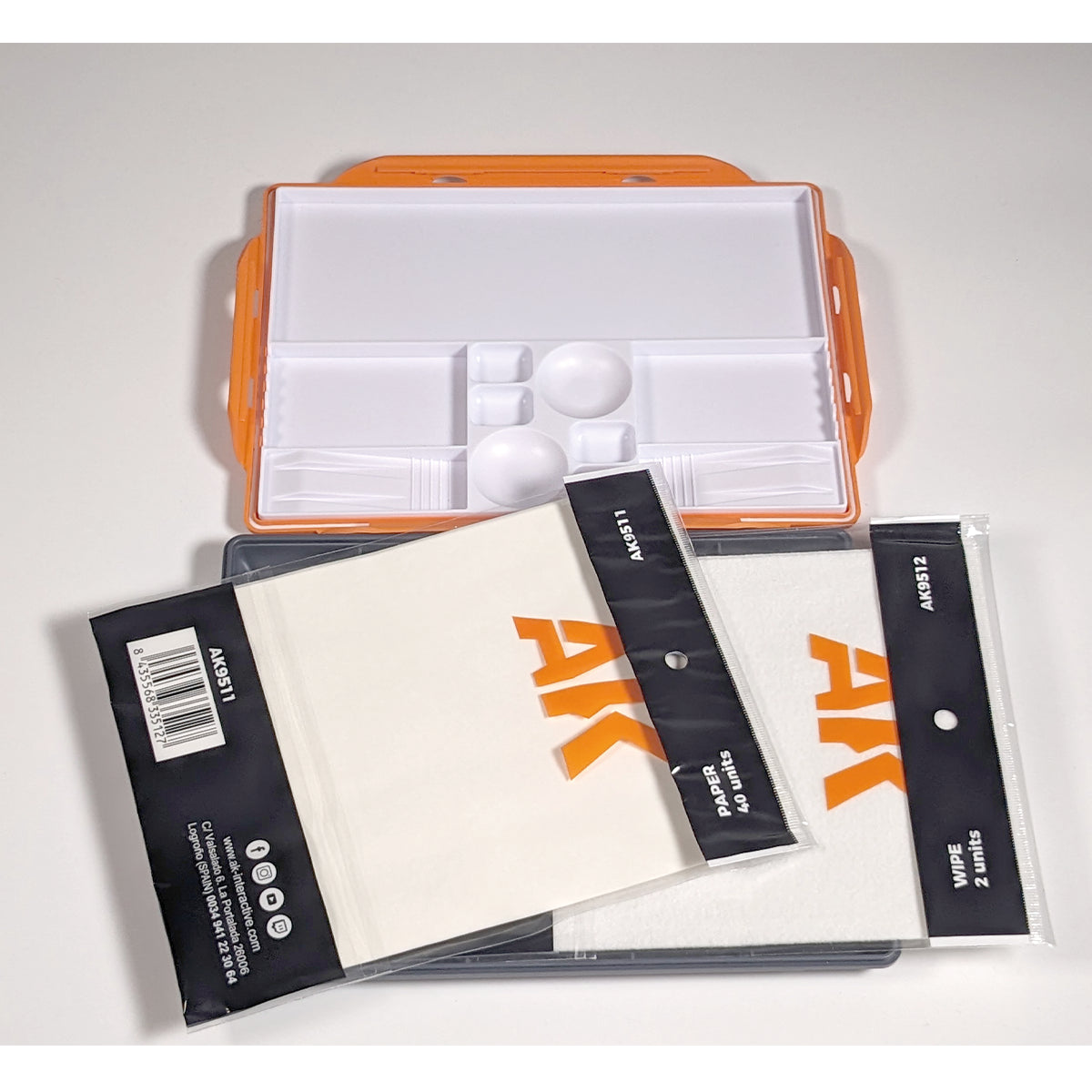 AK Interactive Wet Palette (Includes 40 papers sheets + 2 wipes) | 8435568335110