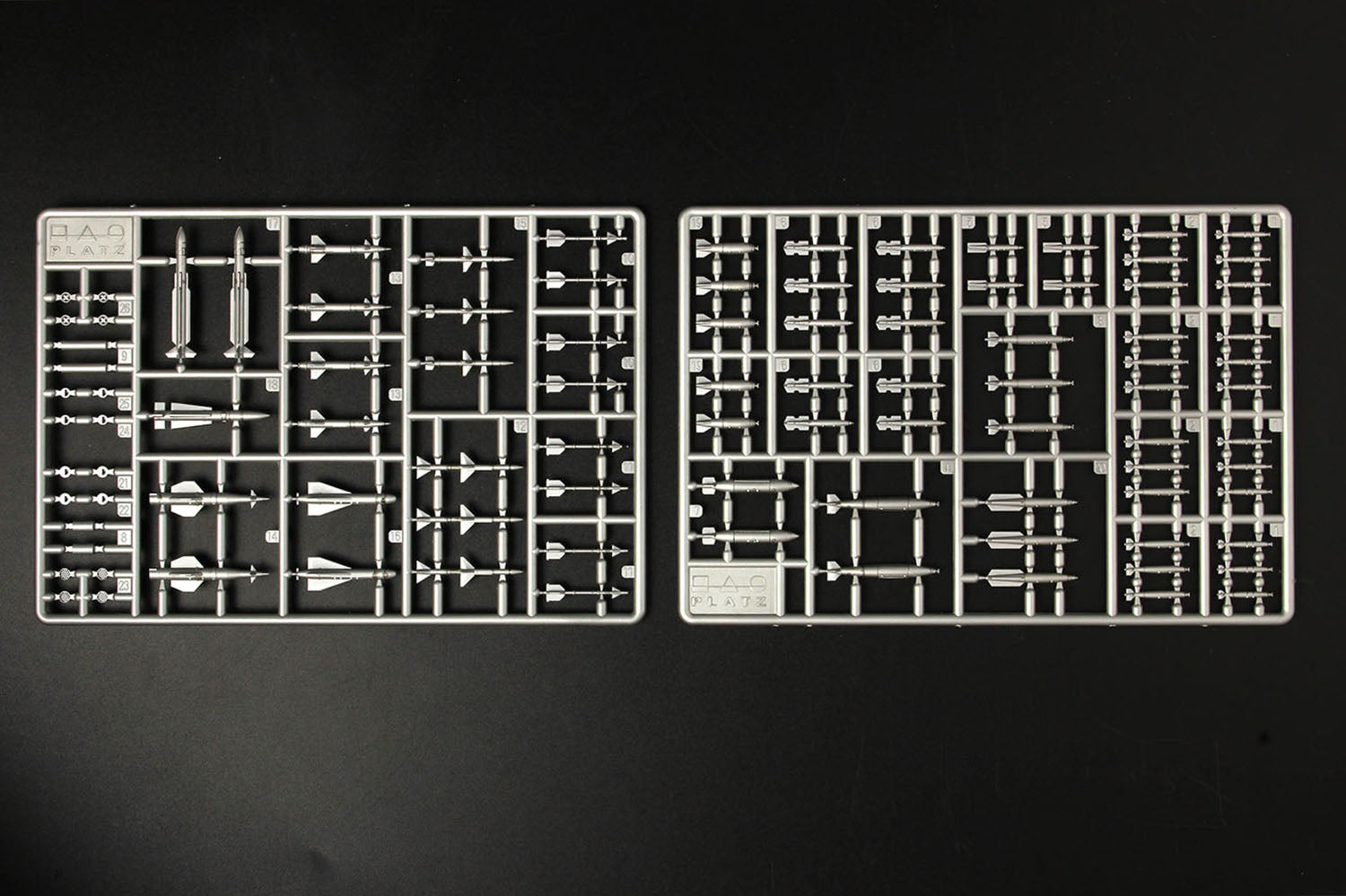 Platz 1/144 Weapon Set 1 General-Purpose Bomb & Missile '50