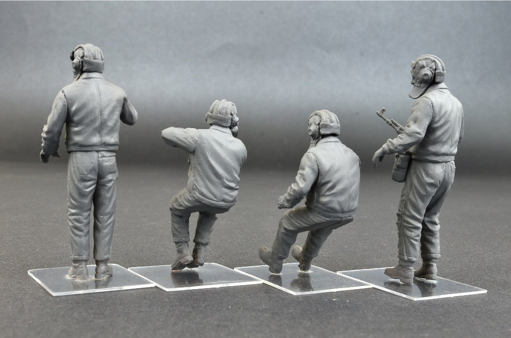MiniArt 1/35 Soviet Tank Crew 1960-70s | 4820183311726