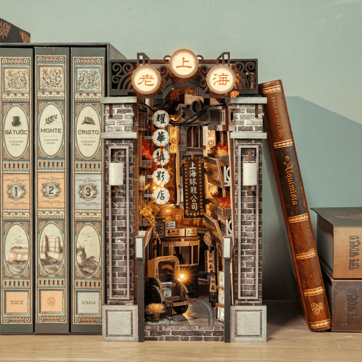 Old Shanghai Book Nook Kit | 8881300806095