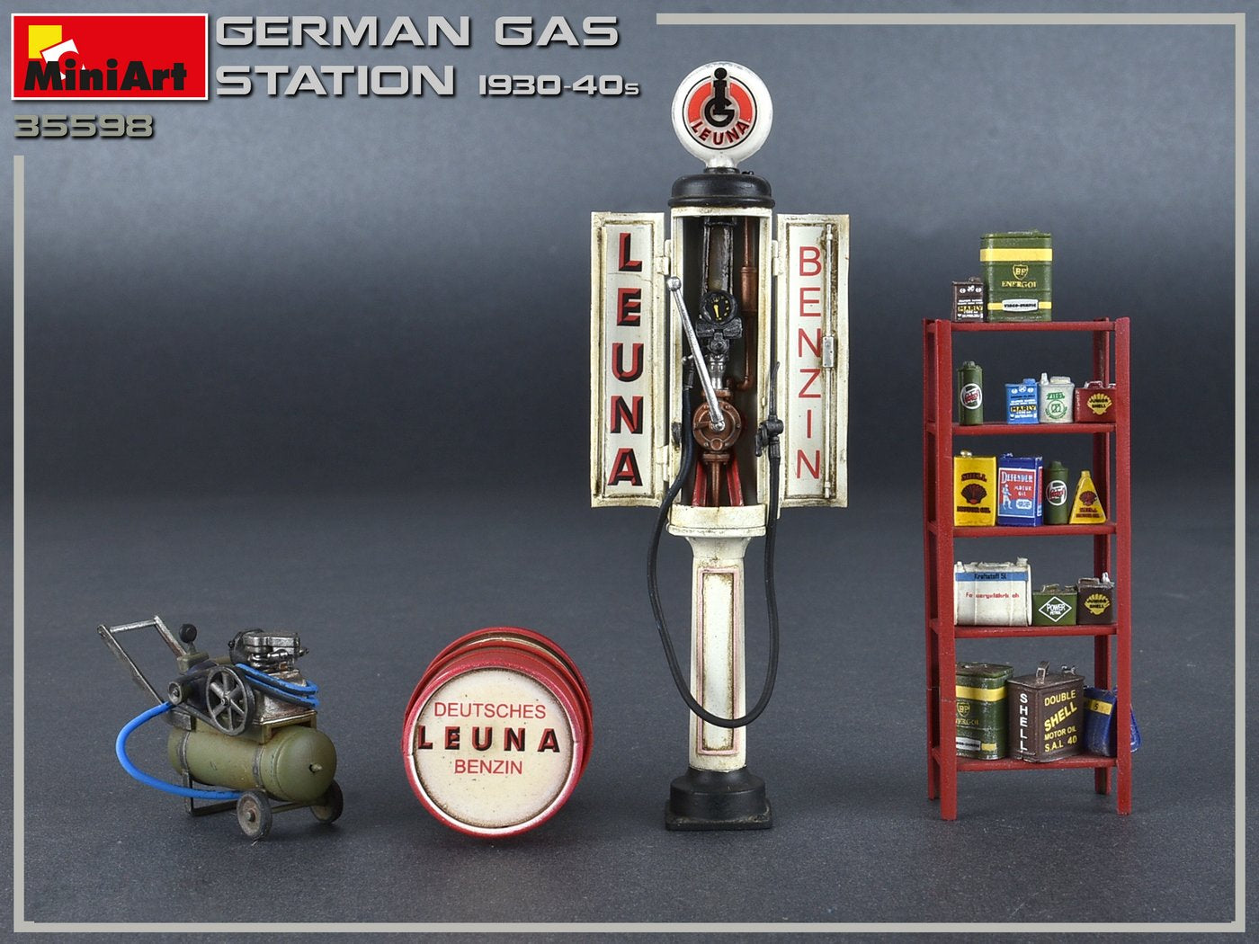 MiniArt 1/35 German Gas Station 1930-40s | 4820183312471