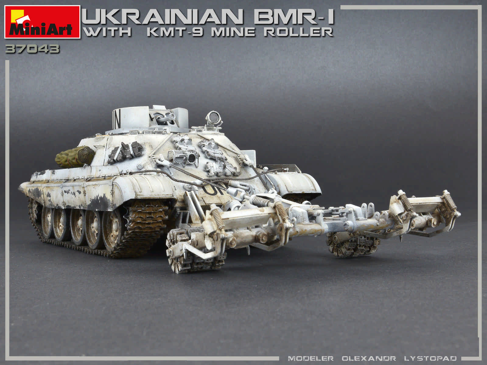 MiniArt 1/35 Ukrainian BMR-1 w/ KMT-9 | 4820183312358