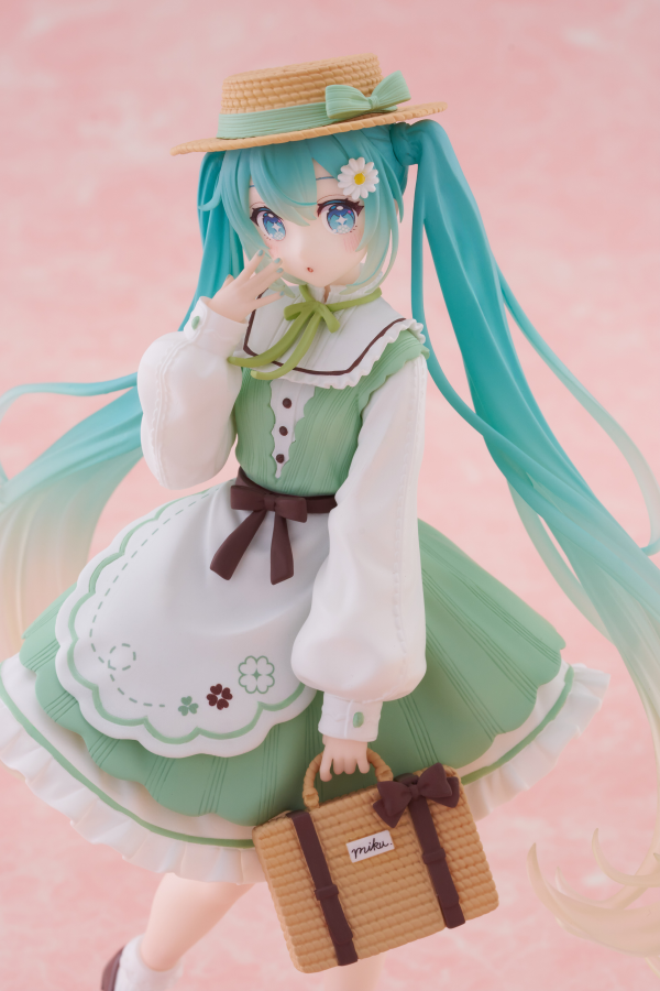 TAITO Hatsune Miku Figure - Fashion (Country Ver.) | 0840342402748