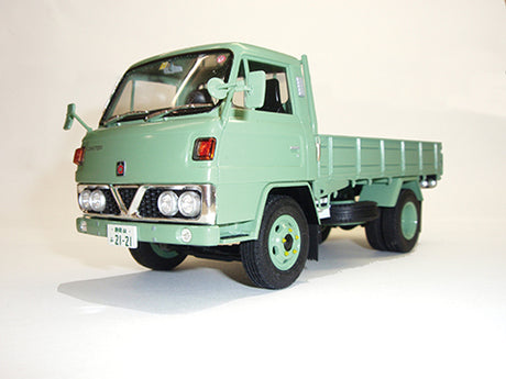 Fujimi 1/32 Mitsubishi Fuso Canter T200 1975
